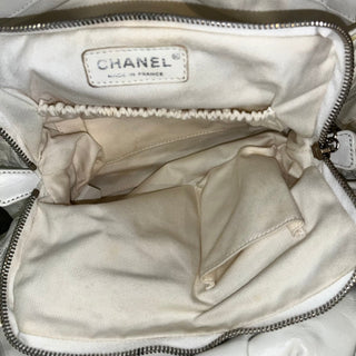 CHANEL White Accordion with Center Closure Shoulder Bag ADI11207