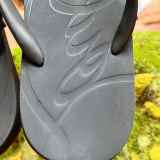 CHRISTIAN LOUBOUTIN Donna Rubber Spike Flip Flops SZ37(7US)