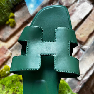 HERMES Oran Vert Electrique Calfskin Leather Sandals SZ 39.5 (9.5 US)