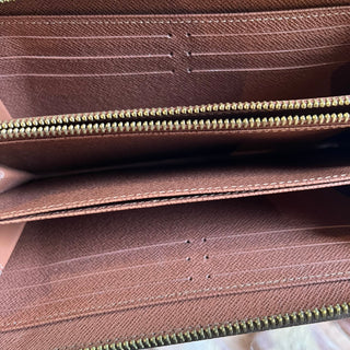 LOUIS VUITTON Zippy Monogram Canvas Wallet