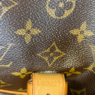 LOUIS VUITTON Saumur 35 Monogram Canvas Vintage Crossbody Bag