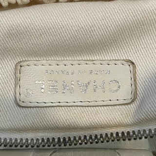 CHANEL White Accordion with Center Closure Shoulder Bag ADI11207