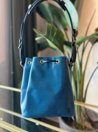 LOUIS VUITTON Blue Epi Bucket MM