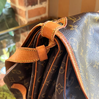 LOUIS VUITTON Saumur 35 Monogram Canvas Vintage Crossbody Bag