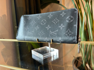 LOUIS VUITTON Monogram Eclipse Vertical Zippy Wallet