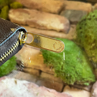 LOUIS VUITTON Zippy Monogram Canvas Wallet
