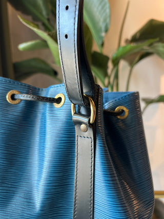 LOUIS VUITTON Blue Epi Bucket MM