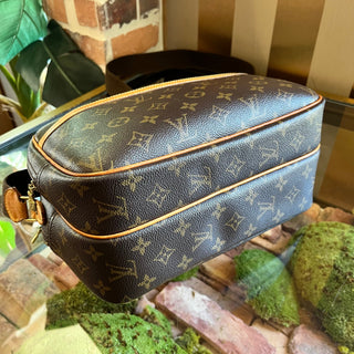LOUSI VUITTON Reporter PM Monogram Canvas Crossbody Bag