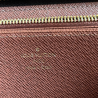 LOUIS VUITTON Zippy Monogram Canvas Wallet