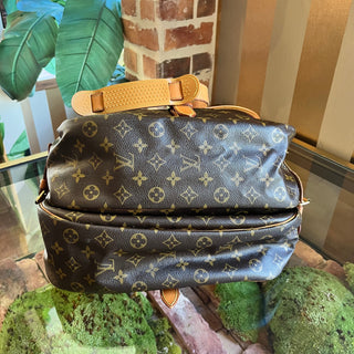 LOUIS VUITTON Saumur 35 Monogram Canvas Vintage Crossbody Bag