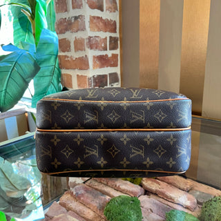 LOUSI VUITTON Reporter PM Monogram Canvas Crossbody Bag