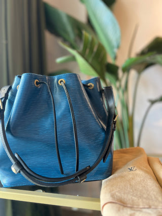 LOUIS VUITTON Blue Epi Bucket MM