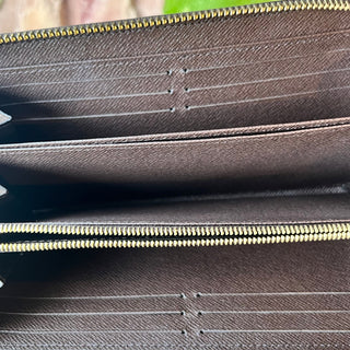 LOUIS VUITTON Zippy Damier Ebene Wallet
