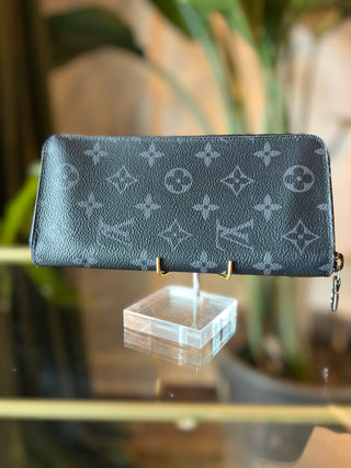 LOUIS VUITTON Monogram Eclipse Vertical Zippy Wallet