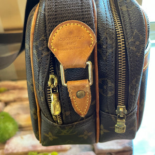 LOUSI VUITTON Reporter PM Monogram Canvas Crossbody Bag
