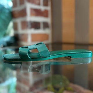 HERMES Oran Vert Electrique Calfskin Leather Sandals SZ 39.5 (9.5 US)