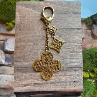 LOUIS VUITTON Gold Ivy Bag Brass Charm