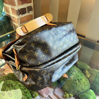 LOUIS VUITTON Saumur 35 Monogram Canvas Vintage Crossbody Bag
