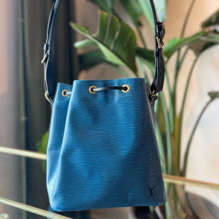 LOUIS VUITTON Blue Epi Bucket MM