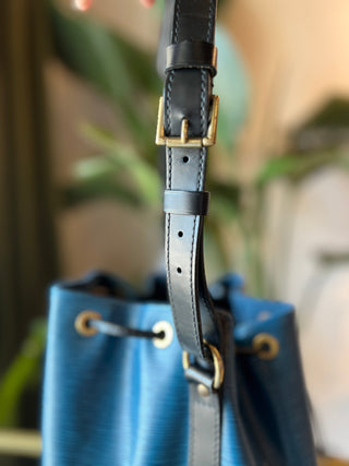 LOUIS VUITTON Blue Epi Bucket MM