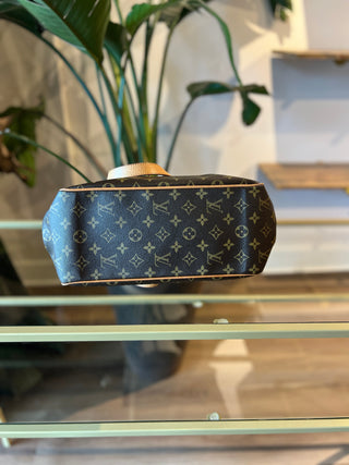LOUIS VUITTON Batignolles Monogram Canvas Tote