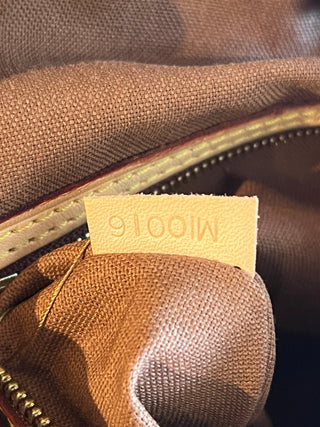 LOUIS VUITTON Batignolles Monogram Canvas Tote