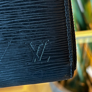 LOUIS VUITTON Black Epi Leather Zippy Wallet