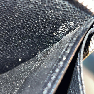 LOUIS VUITTON Black Epi Leather Zippy Wallet