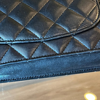 CHANEL Interlocking CC Black Wallet On Chain