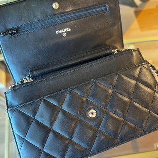 CHANEL Interlocking CC Black Wallet On Chain