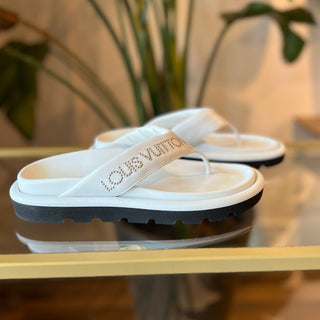 LOUIS VUITTON White Leather Studded Accents Flip Flops SZ 40